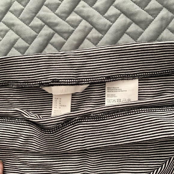 Ruffle mini skirt - Picture 4 of 4